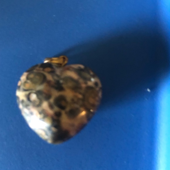 ❤️Leopard Skin Jasper Heart Pendant- 634 $15 or $12 w/offer - Picture 2 of 2